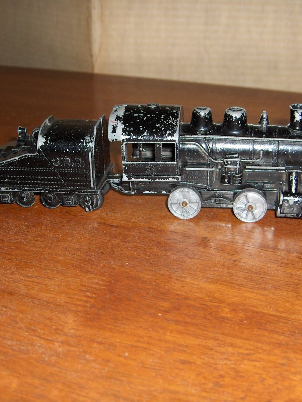 Vintage Cast Iron Train Engine and Tender car, Hubley
